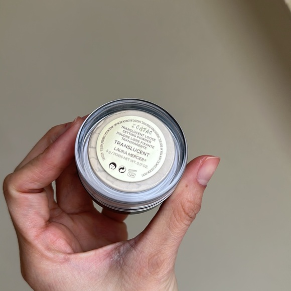 NEW & Sealed Laura Mercier Travel Size Translucent Powder - Picture 2 of 6
